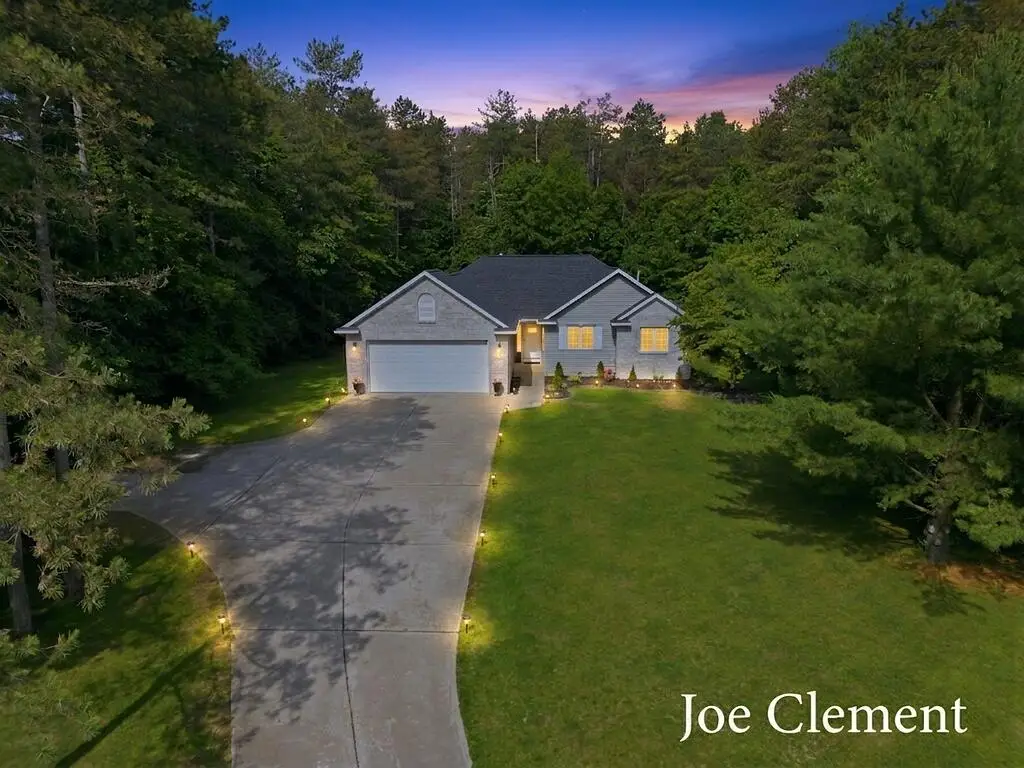 9347 Cedar Pines Lane Ne, Sparta, MI 49345 - #1