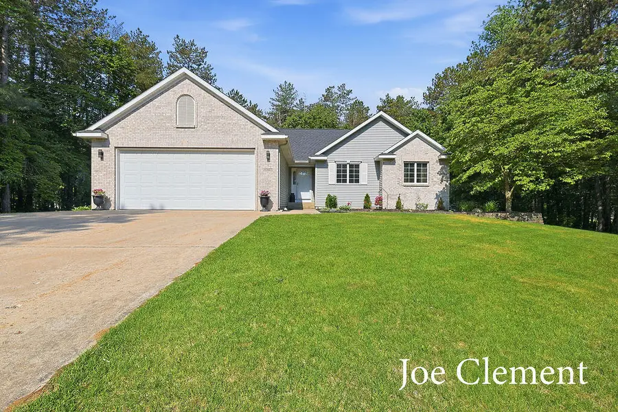 9347 Cedar Pines Lane Ne, Sparta, MI 49345 - #3