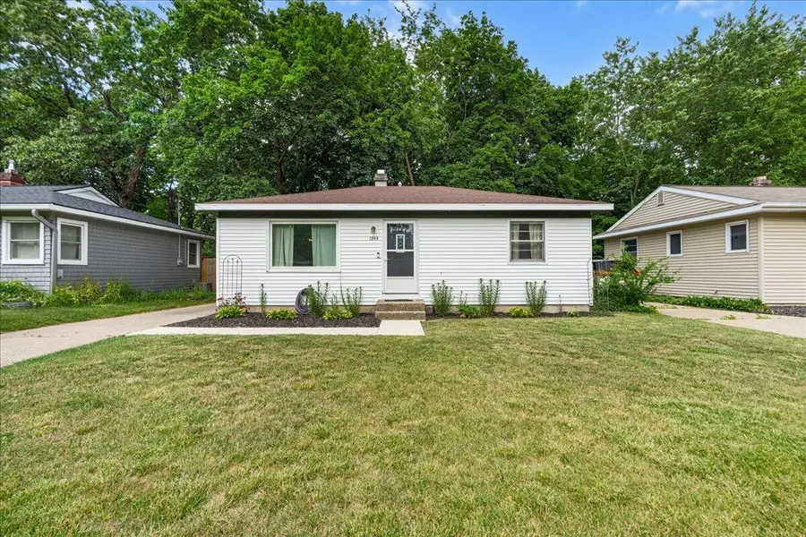 1944 Oakcliff Drive Ne, Grand Rapids, MI 49525 - #2