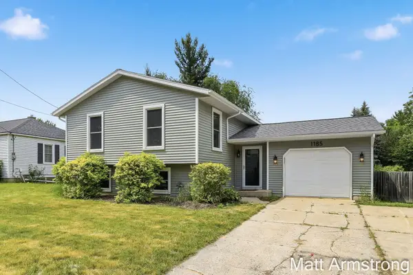 1185 52nd Street Se, Kentwood, MI 49508