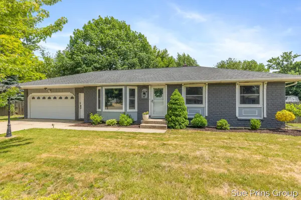 7354 S Garden Court, Jenison, MI 49428
