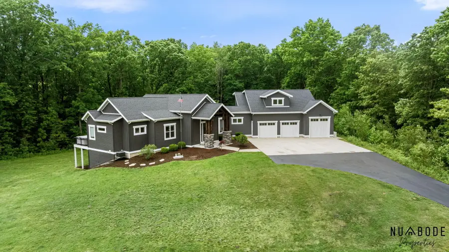 1497 10 Mile Road Ne, Comstock Park, MI 49321 - #2