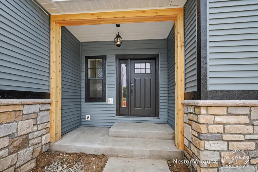 186 9 Mile Road Ne, Comstock Park, MI 49321 - #3