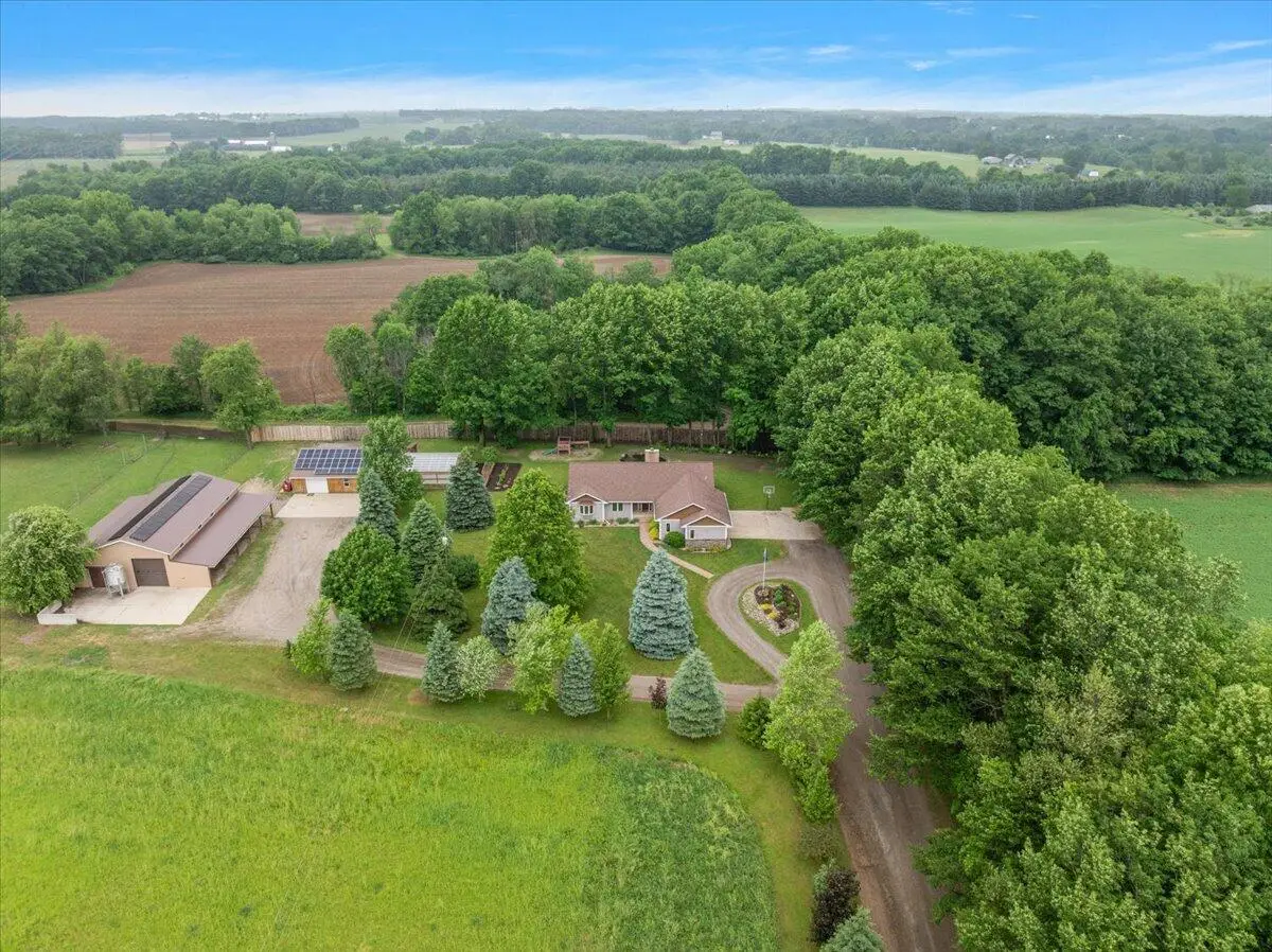 805 W Moore Road, Grant, MI 49327 - #1