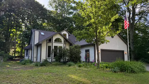 13462 Lakeshore Avenue, Grand Haven, MI 49417