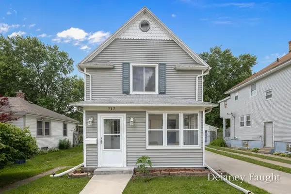 717 Garfield Avenue Nw, Grand Rapids, MI 49504