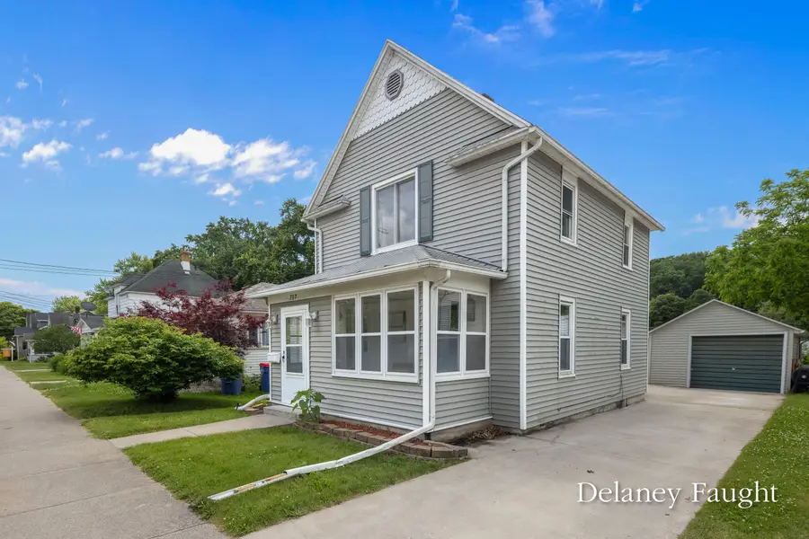 717 Garfield Avenue Nw, Grand Rapids, MI 49504 - #3