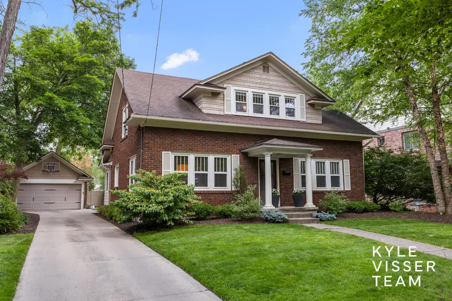 964 Pinecrest Avenue Se, East Grand Rapids, MI 49506 - #3