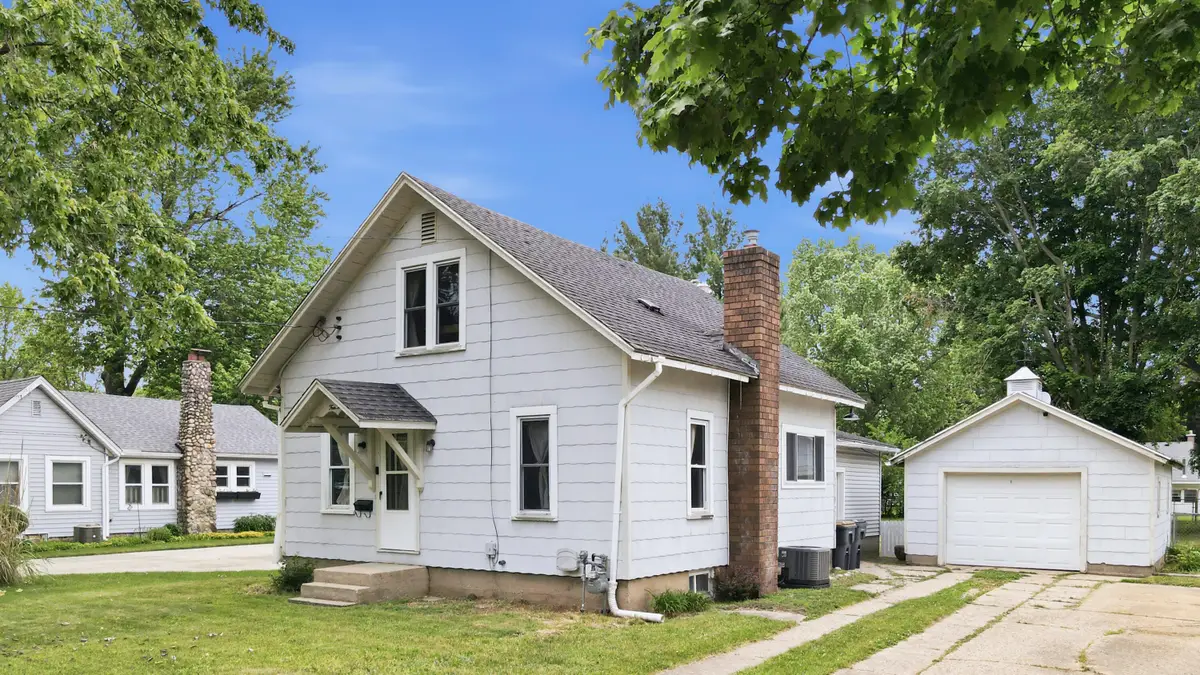 430 W Franklin Street, Otsego, MI 49078 - #1