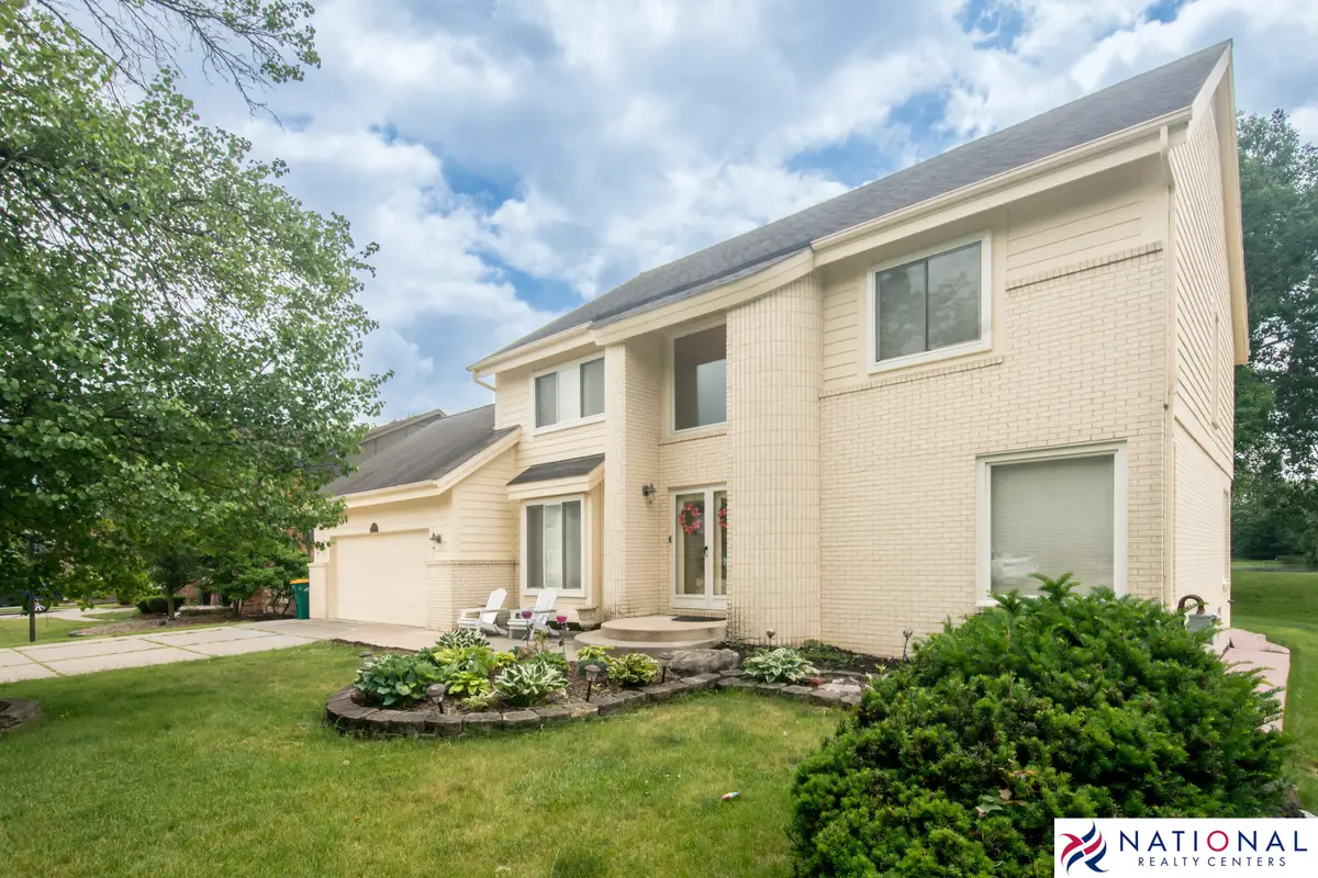 37709 Glengrove Drive, Farmington, MI 48331 - #1