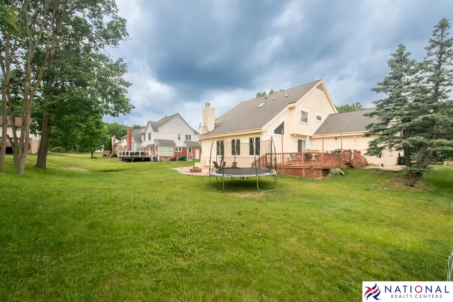 37709 Glengrove Drive, Farmington, MI 48331 - #2