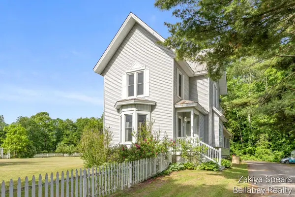 13543 Pine Lake Avenue Ne, Cedar Springs, MI 49319