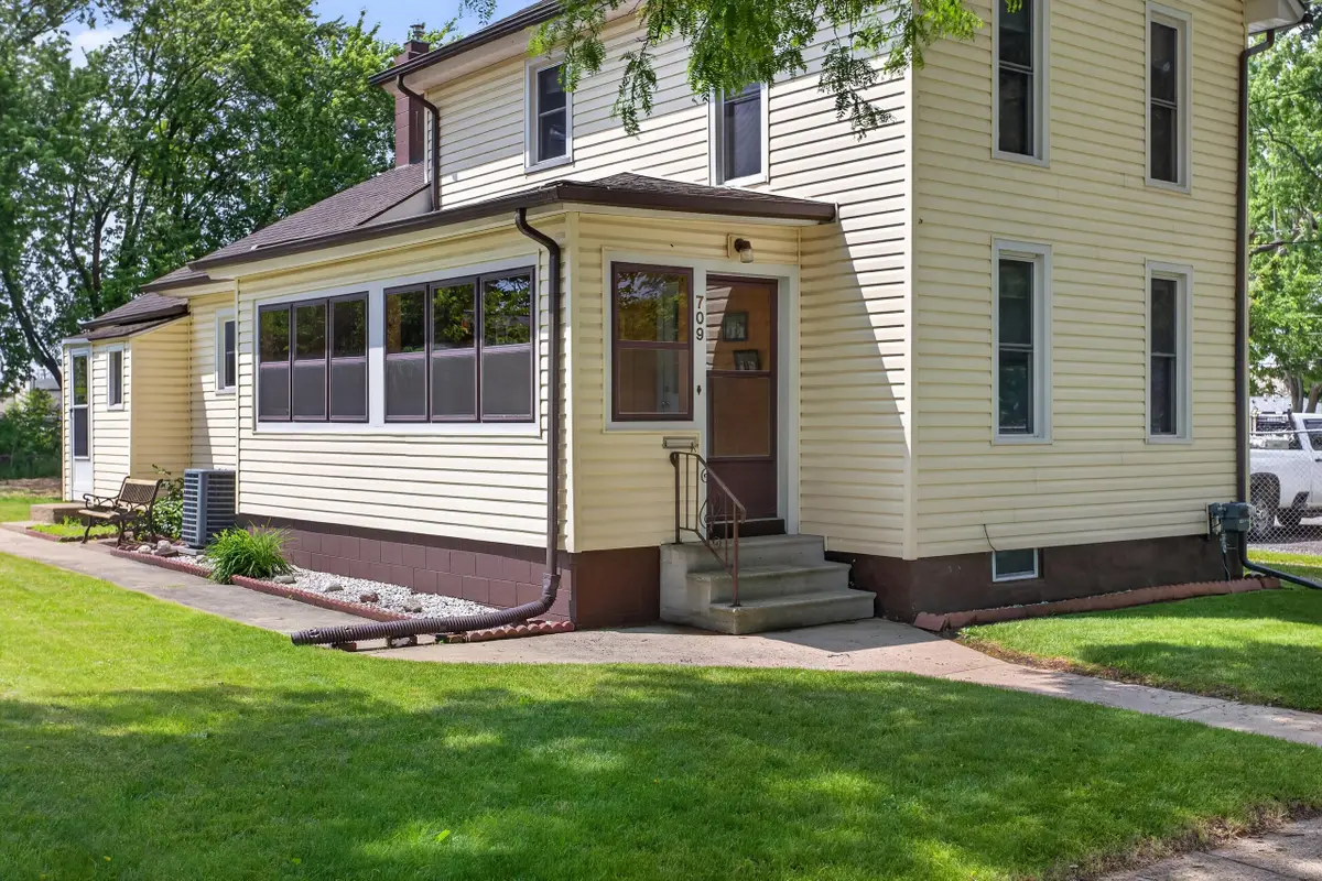 709 Detroit Street, Jackson, MI 49201 - #1