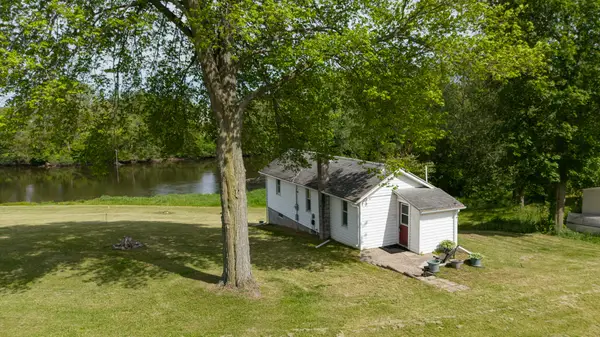 810 S Constantine Street, Three Rivers, MI 49093