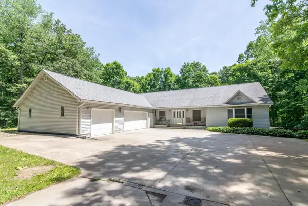 10090 King Hill Court, Dexter, MI 48130