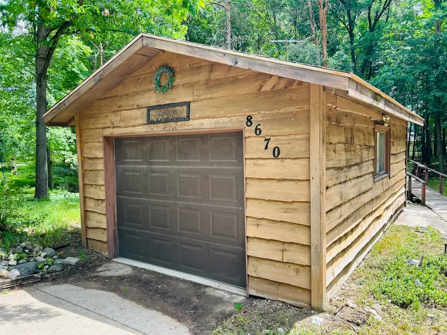 8670 Mohawk Court, Canadian Lakes, MI 49346 - #2