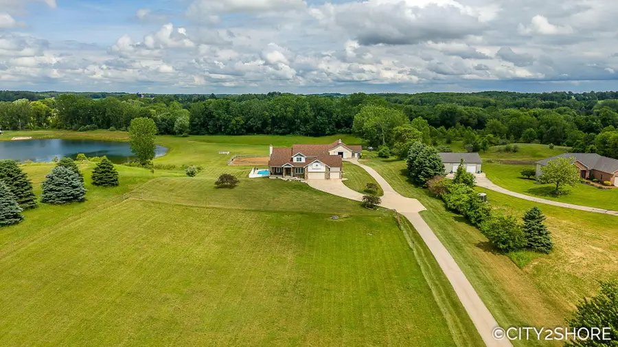 604 28th Avenue, Hudsonville, MI 49426 - #2
