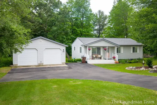 13178 Spruceridge Road, Gowen, MI 49326