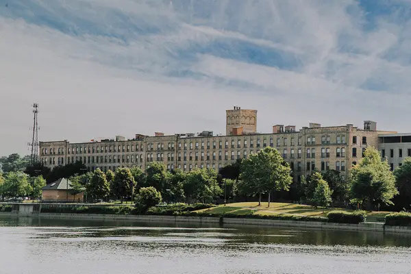 940 Monroe Avenue Nw #Suite 107, Grand Rapids, MI 49503