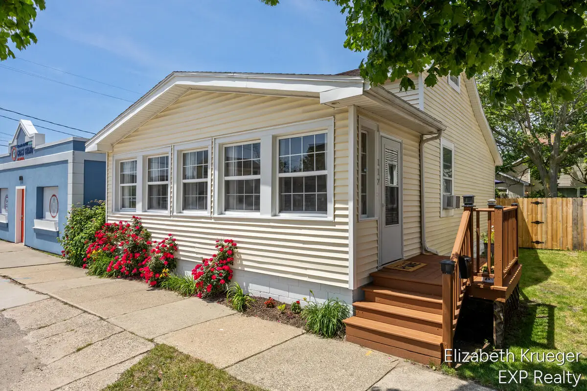117 N 2nd Street, Grand Haven, MI 49417 - #1