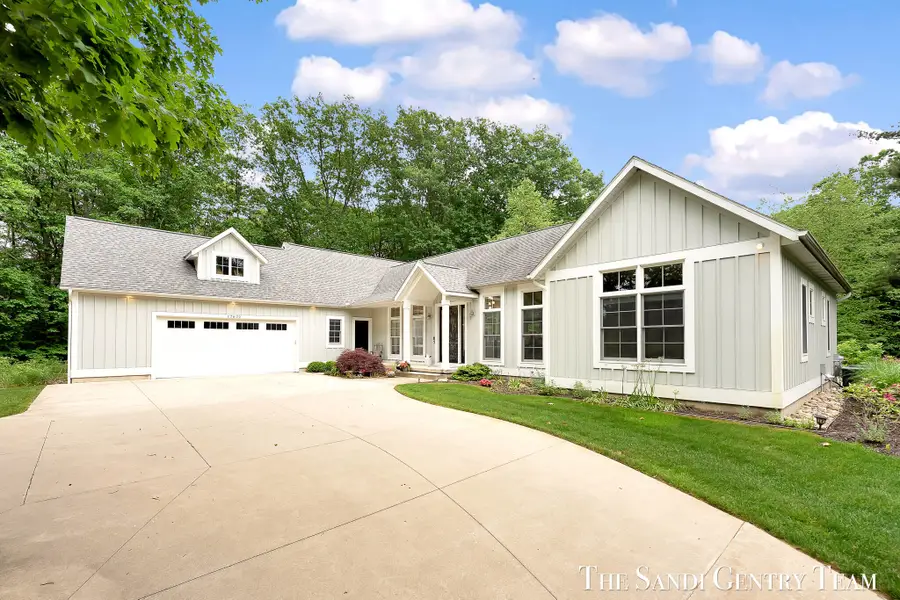 12620 Golf Estates Lane, Grand Haven, MI 49417 - #2