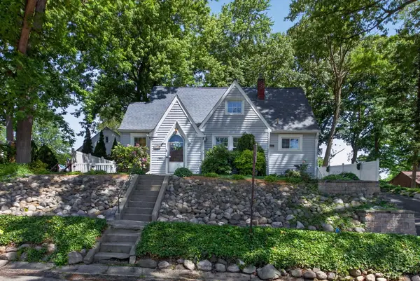 732 Lawrence Street, Jackson, MI 49203