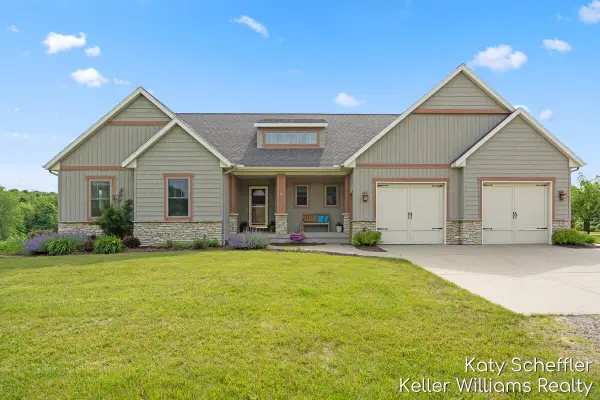 11320 Long Lake Drive Nw, Sparta, MI 49345