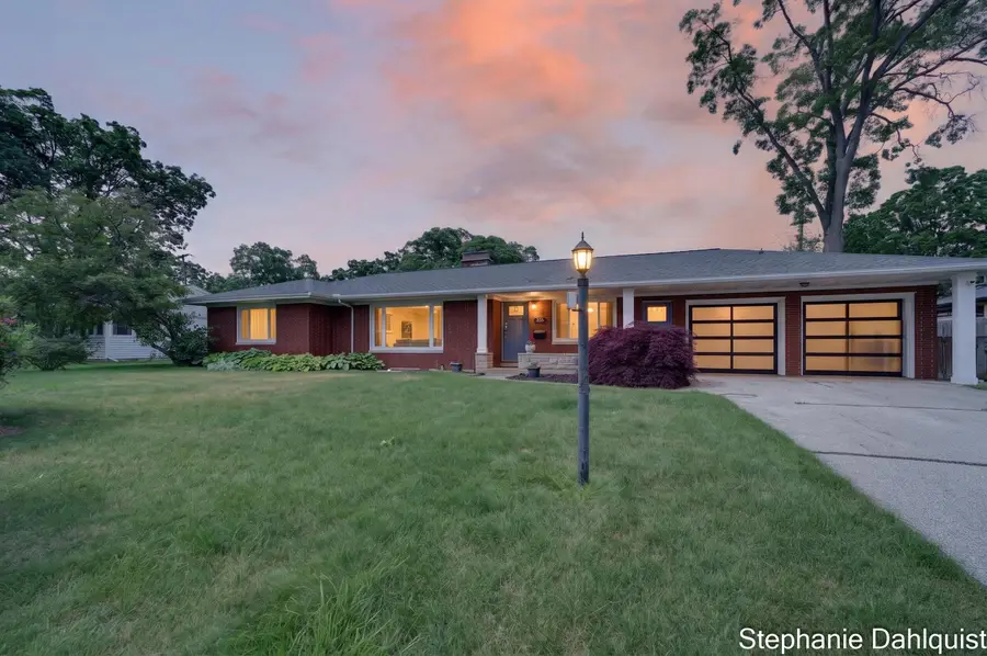 621 E Sunset Drive, North Muskegon, MI 49445 - #3