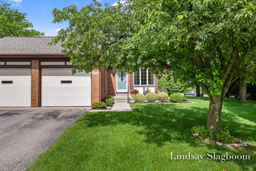 2201 Radcliff Circle Se #96, Grand Rapids, MI 49546 - #2