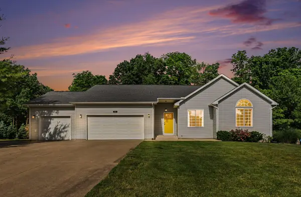 7997 Rolling Meadows Drive, Kalamazoo, MI 49009