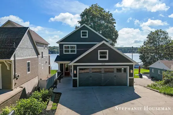 8558 Brower Lake Drive Ne, Rockford, MI 49341