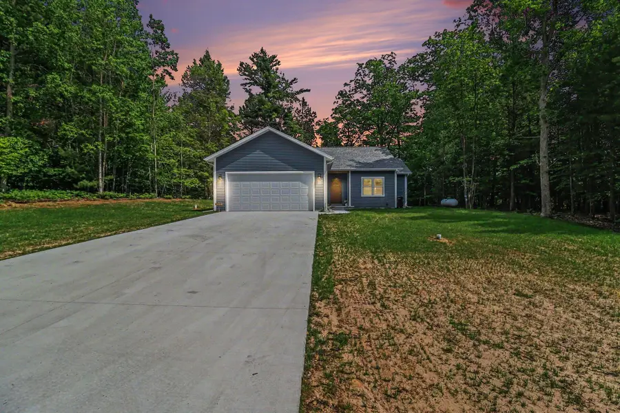 4410 N Pine Avenue, Mears, MI 49436 - #2