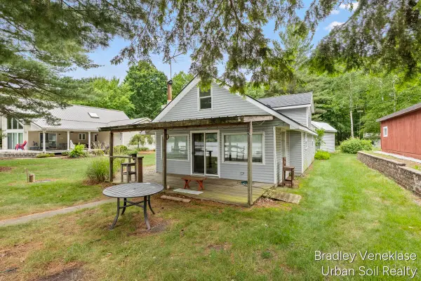 12452 S Sand Beach Drive, Grant, MI 49327