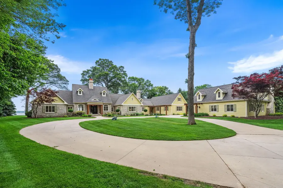 329 W Circle Drive, North Muskegon, MI 49445 - #2