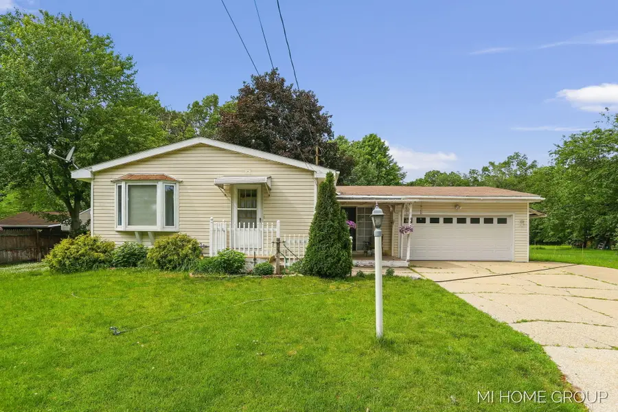 155 Burke Avenue, Holland, MI 49424 - #2
