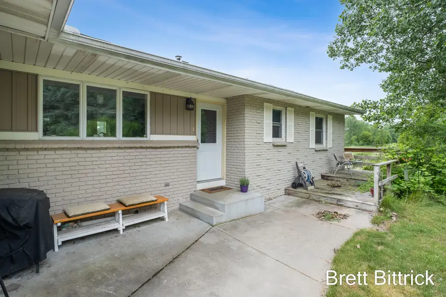 2810 20 Mile Road Nw, Kent City, MI 49330 - #3