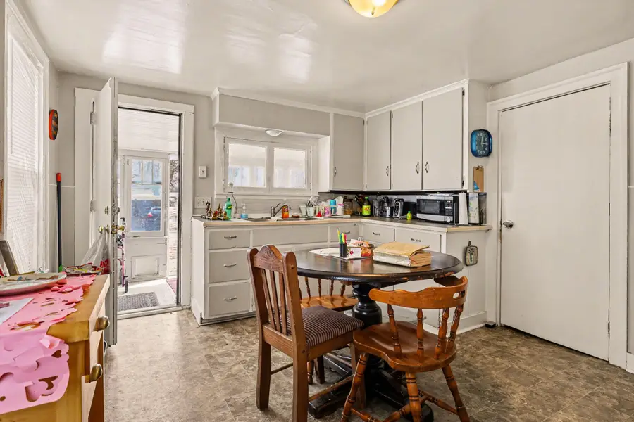 1242 Alpine Avenue Nw, Grand Rapids, MI 49504 - #2