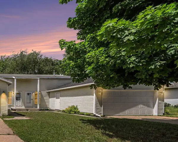 423 Pine Place Street Se, Grand Rapids, MI 49548