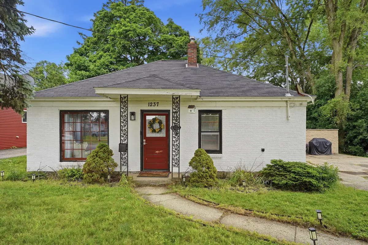 1237 Fuller Avenue Ne, Grand Rapids, MI 49505 - #1