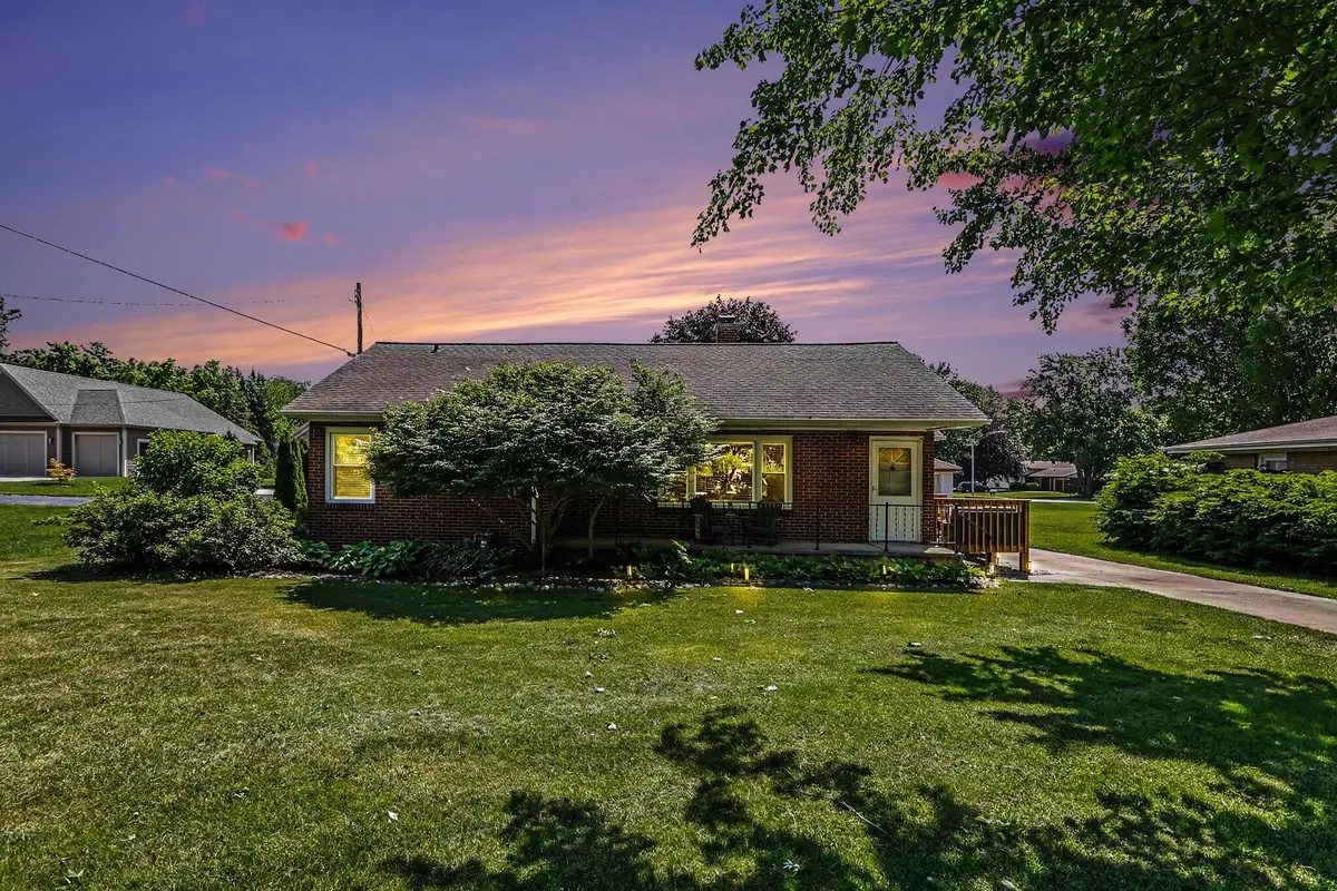 5209 S Roosevelt Road, Stevensville, MI 49127 - #1