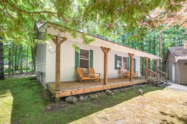 10513 Thornapple Drive, Canadian Lakes, MI 49346