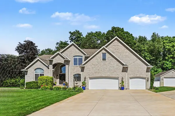 68995 Eagle Cove Court, Edwardsburg, MI 49112