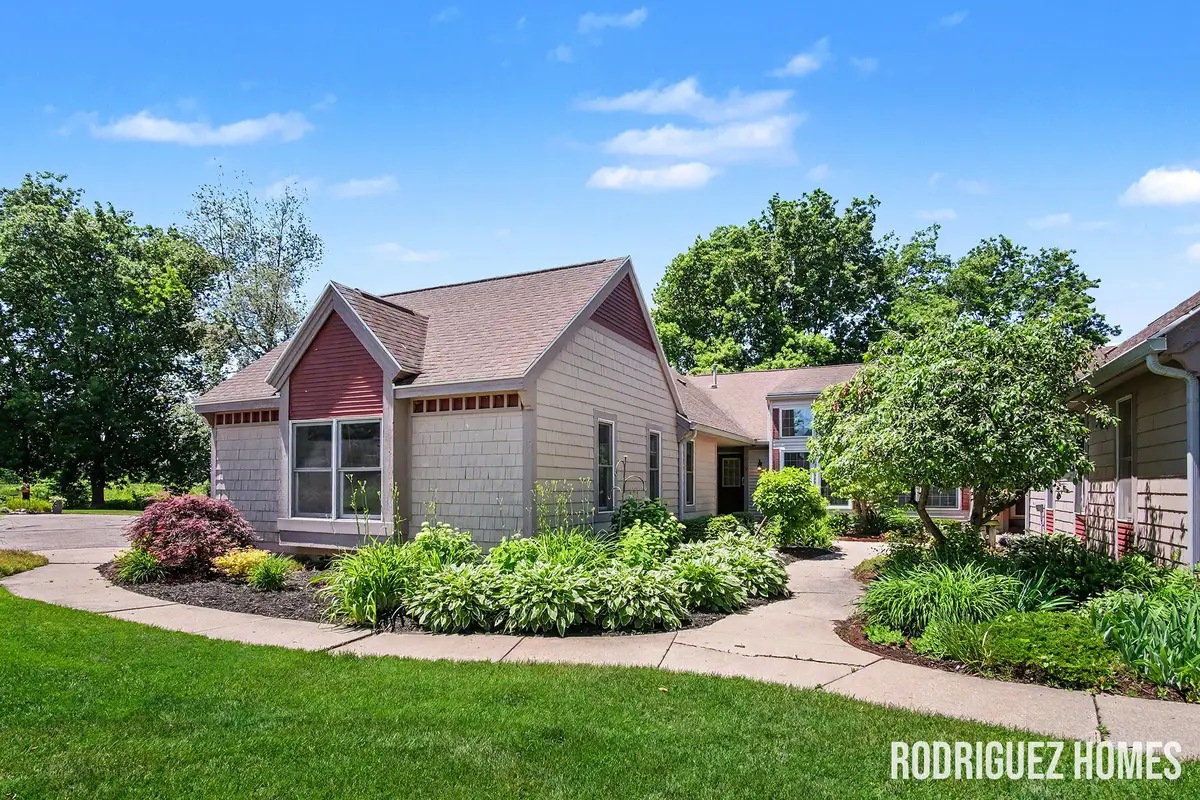 3393 English Hills Drive Nw, Grand Rapids, MI 49544 - #1