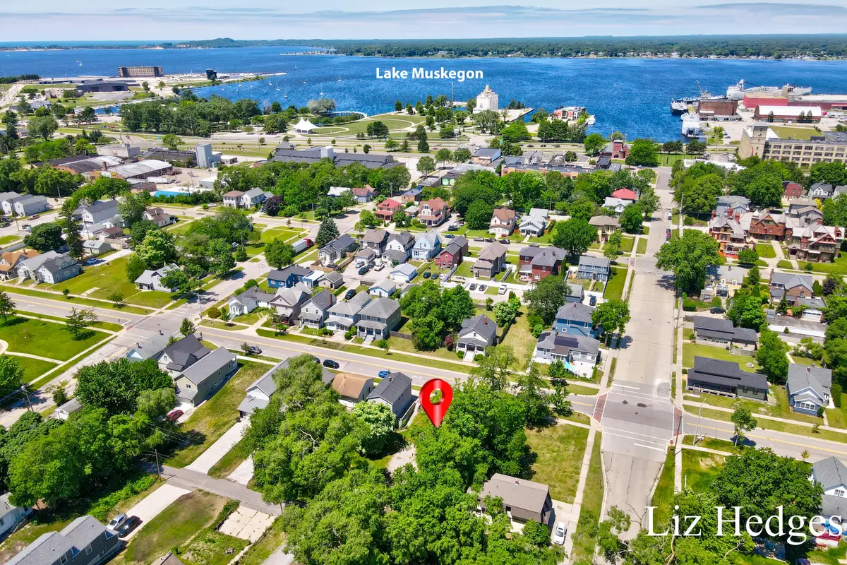 471 W Muskegon Avenue, Muskegon, MI 49440 - #1