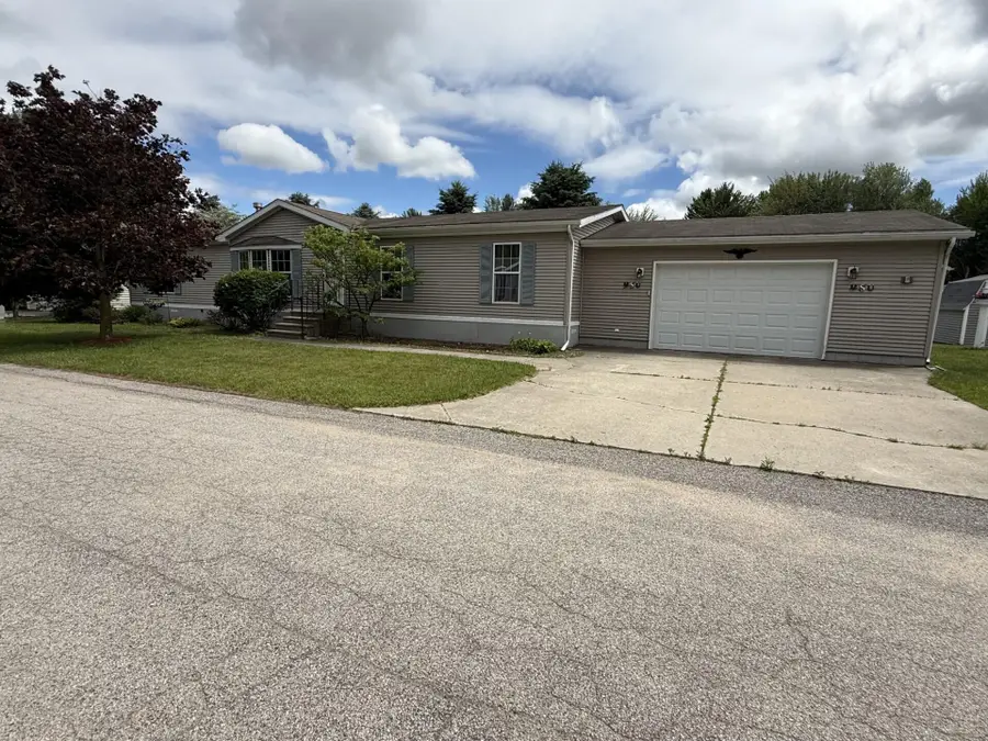 3757 W Woodview Drive, Ludington, MI 49431 - #2