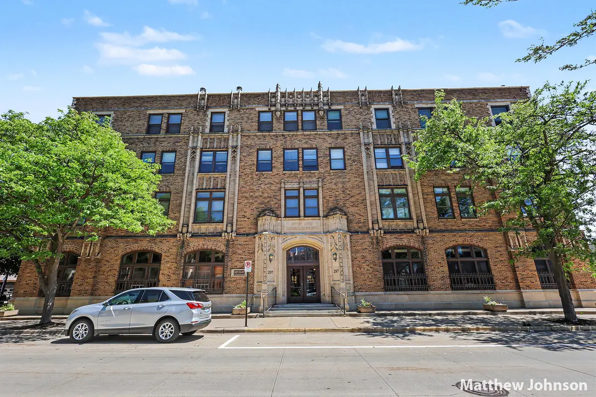 297 W Clay Avenue #202, Muskegon, MI 49440 - #1