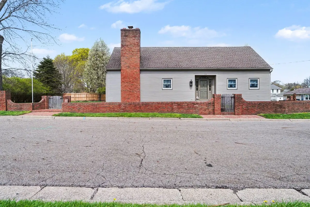 519 E Spruce Street, Marshall, MI 49068 - #1