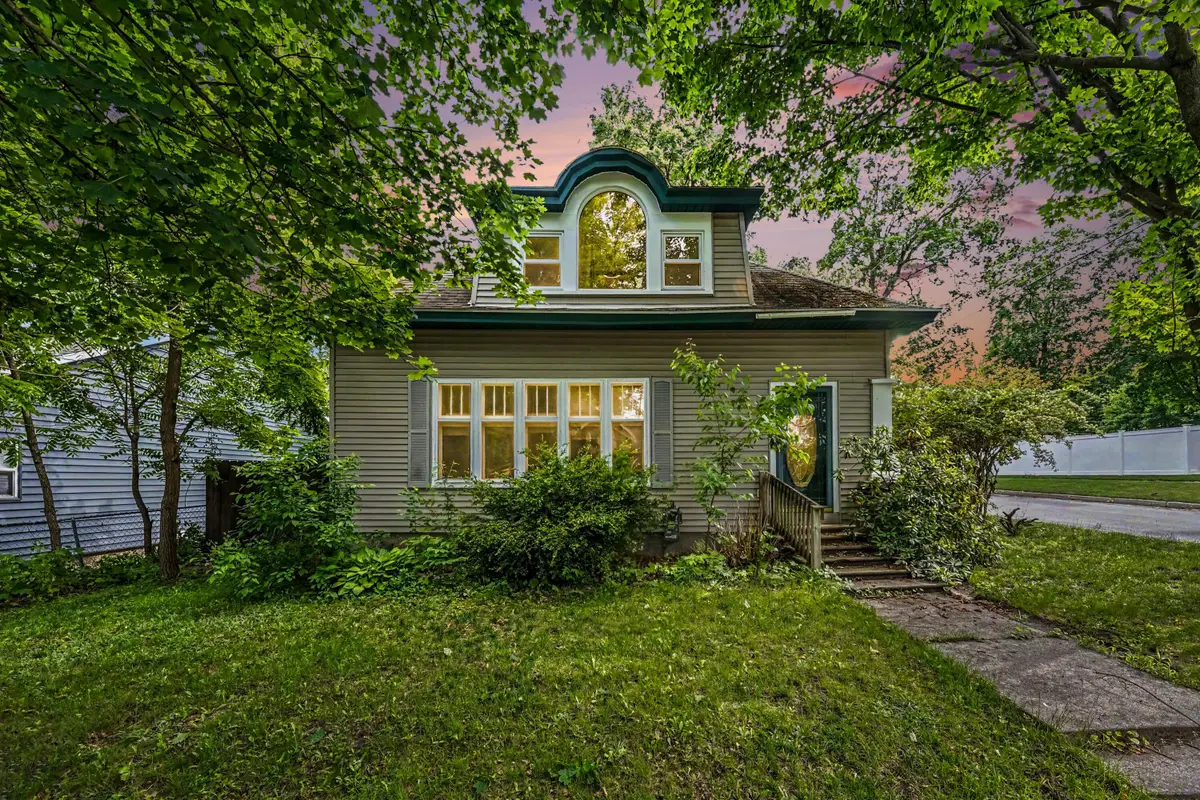 419 W Cass Street, Greenville, MI 48838 - #1