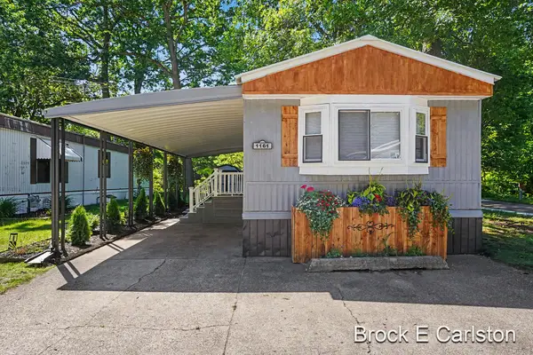 1161 Calgary Drive, Norton Shores, MI 49444