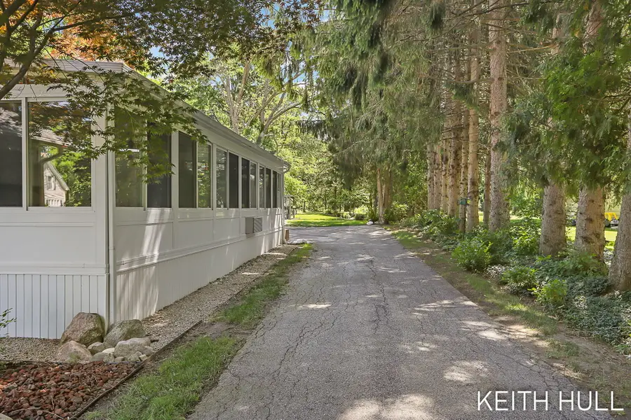 1328 Maplerow Avenue Nw, Grand Rapids, MI 49534 - #2